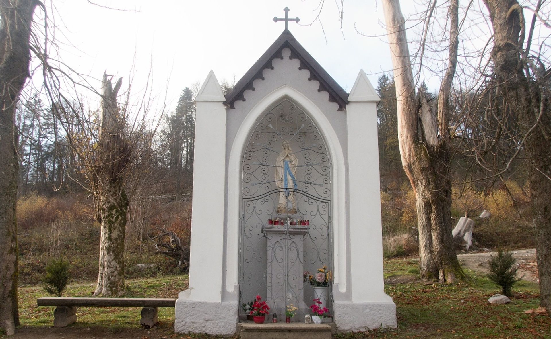 Kaplička u cesty na hrad